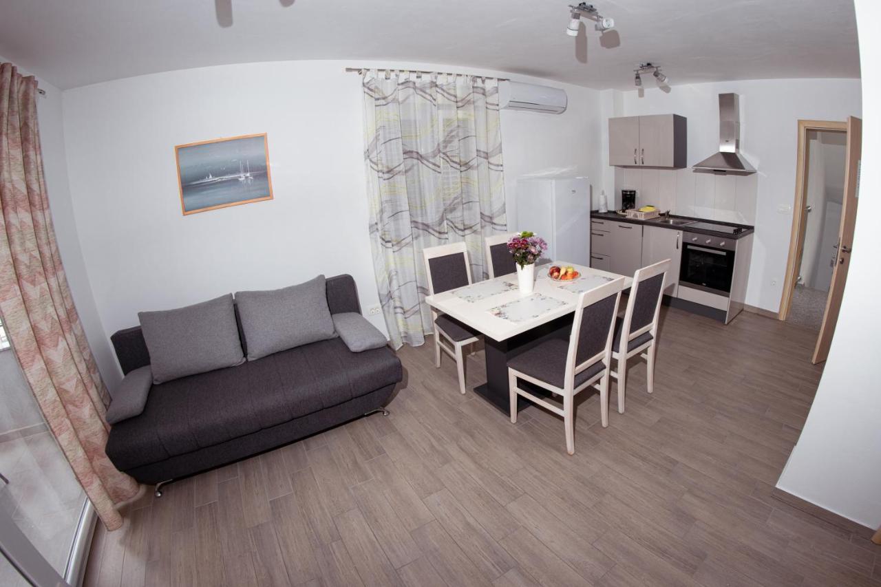 Apartmani Mijo, Биоград-на-Мору Экстерьер фото